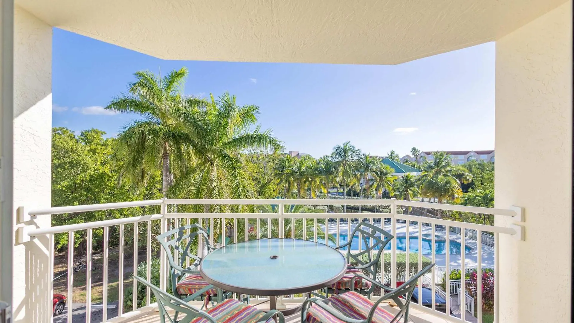 The Exuma Cay -Pool View & Parking Villa Key West